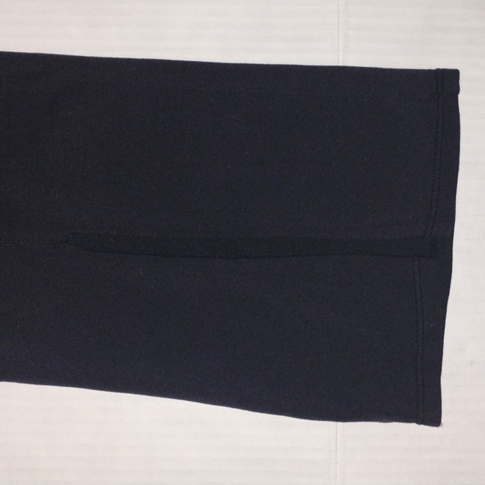 ALO Yoga Flare Leg Leggings. Women's size Small. Black in color. - Picture 8 of 12